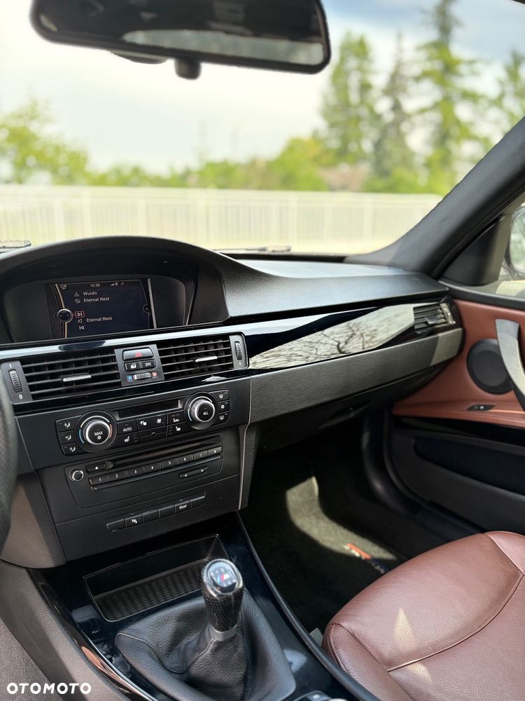BMW Seria 3 318d - 14