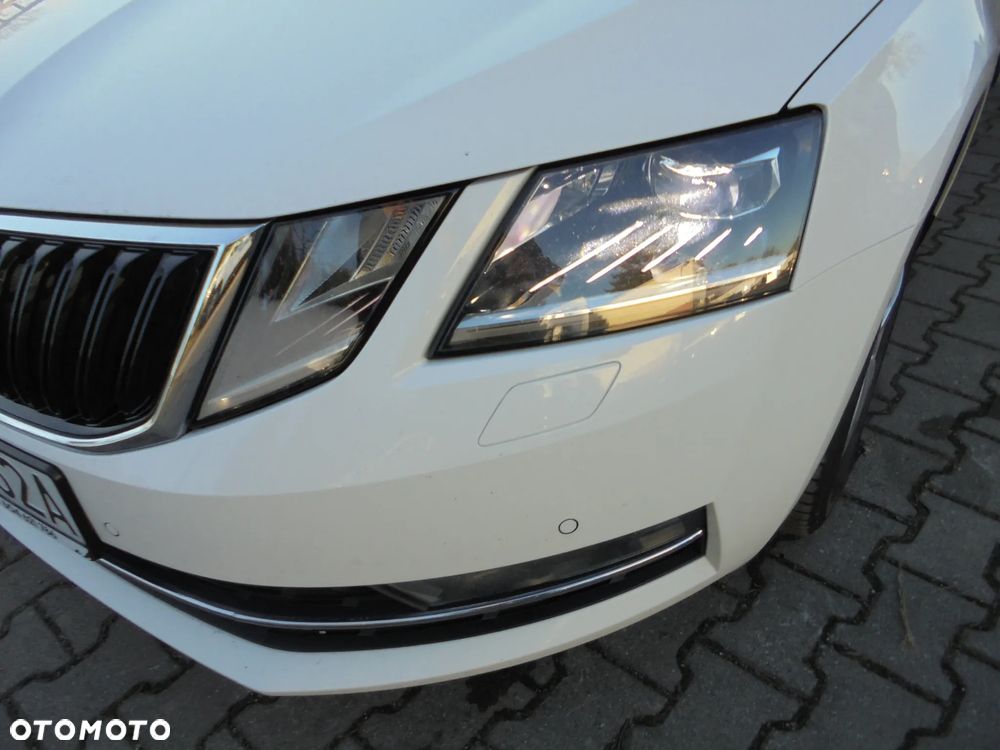 Skoda Octavia 2.0 TDI DSG Ambition - 31