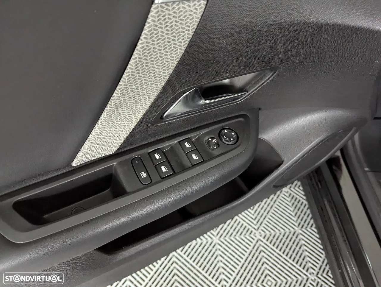Citroën C4 1.2 PureTech Plus - 26