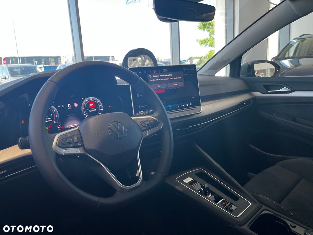 Volkswagen Golf - 8