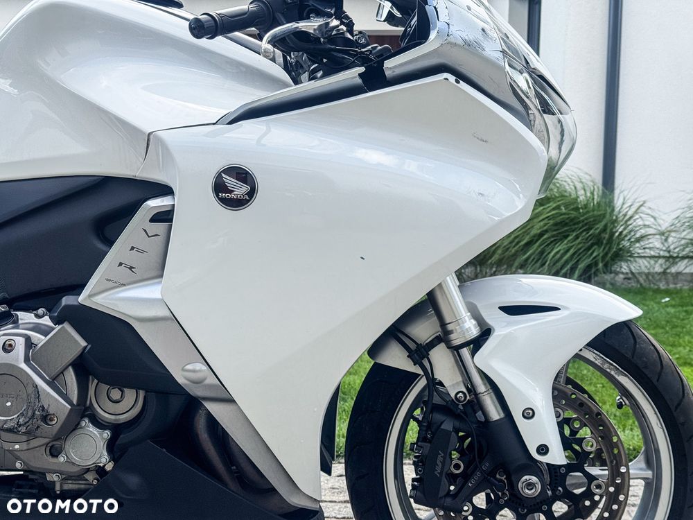 Honda VFR - 29