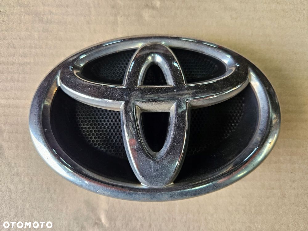 toyota verso 09-12 logo znaczek w zderzak - 1