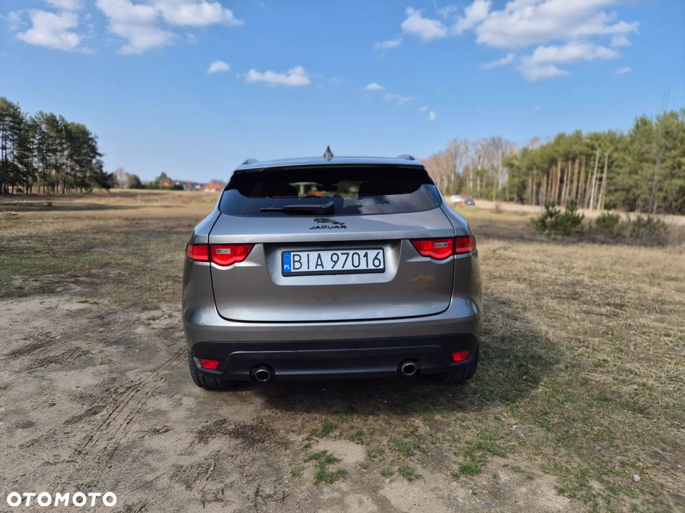Jaguar F-Pace 25t AWD Prestige - 4