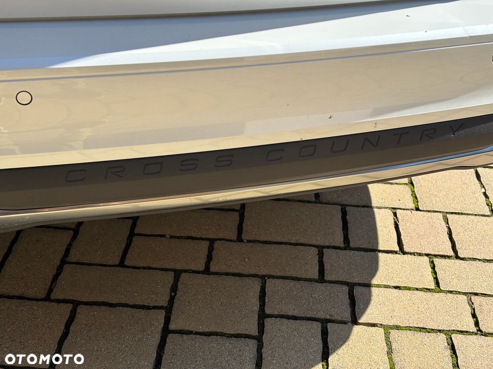 Volvo V60 Cross Country B4 D AWD Ultimate - 35
