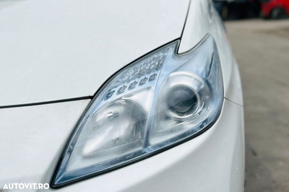 FAR STANGA TOYOTA PRIUS 3 - AN 2010 - 1