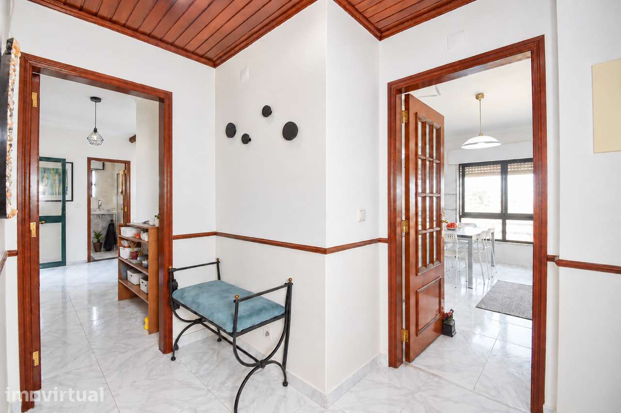 APARTAMENTO T3 COM 5 VARANDAS, ARRUMO, CARREGADO – ALENQUER: - Grande imagem: 3/31