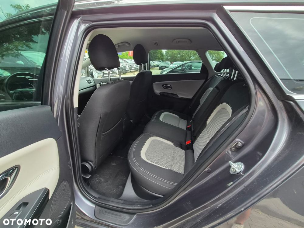 Kia Ceed - 27