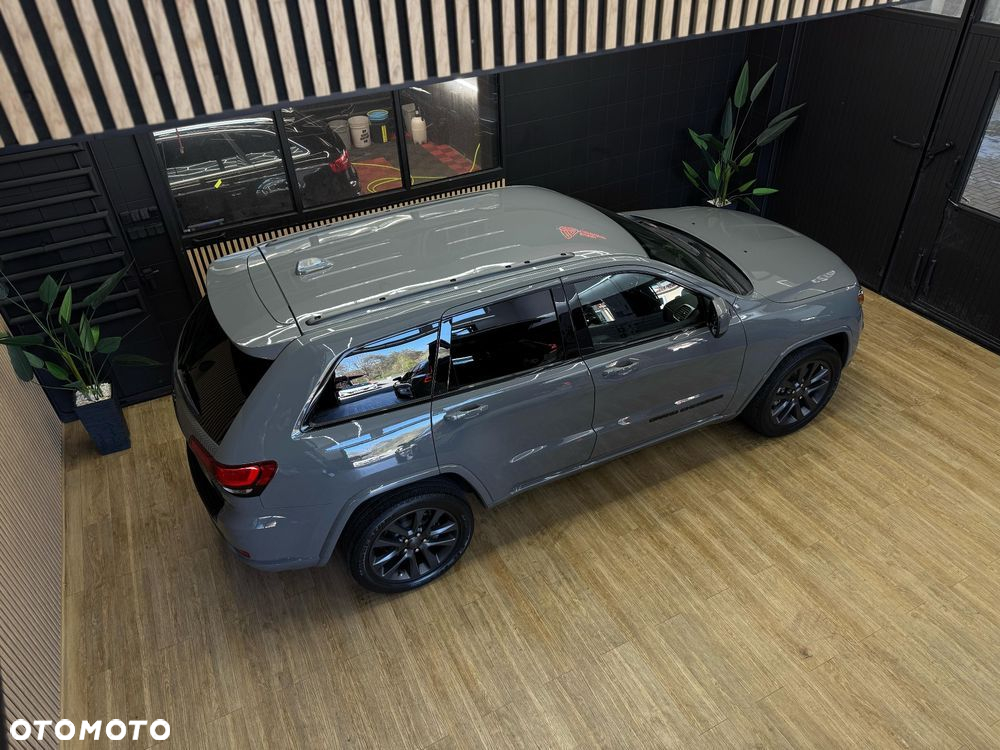 Jeep Grand Cherokee - 14