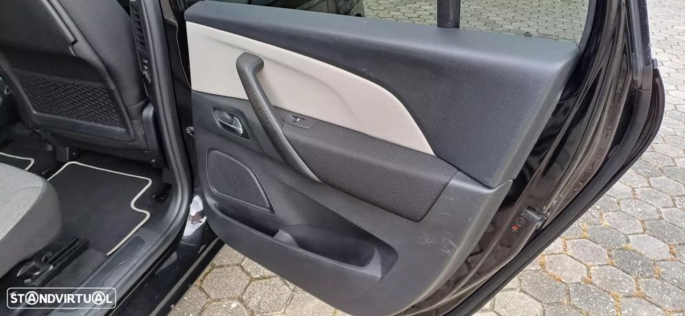 Citroën Grand C4 Spacetourer - 26