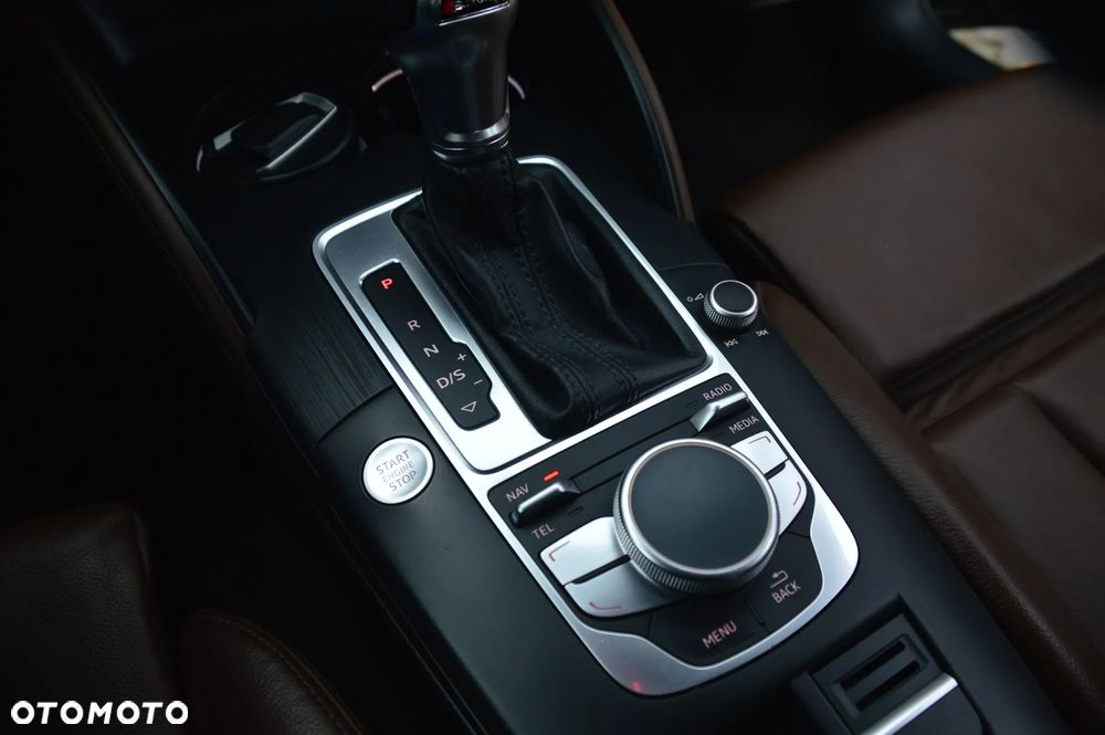 Audi A3 Sportback 1.8 TFSI quattro S tronic S line Sportpaket - 29