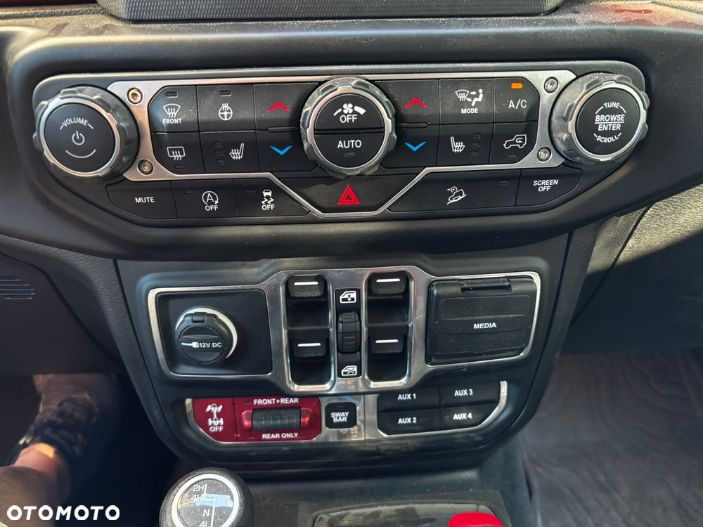 Jeep Wrangler - 11