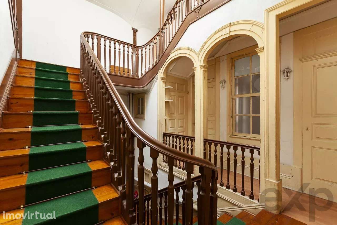 Elegância Clássica e Localização de Excelência no Porto - Grande imagem: 2/27