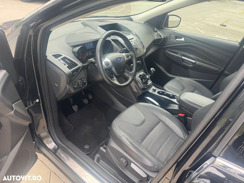 Ford Kuga 1.6 EcoBoost 2x4 Titanium - 7