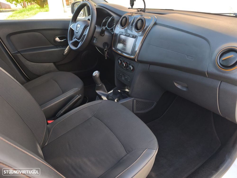 Dacia Sandero 0.9 TCe Stepway - 16