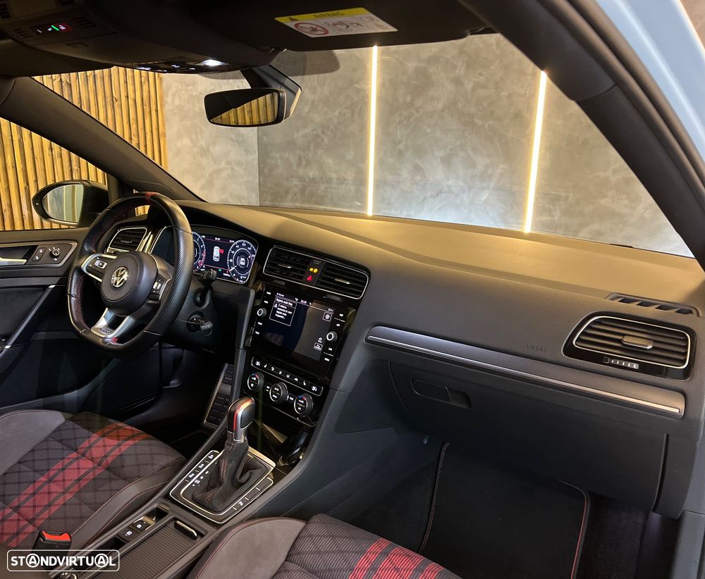 VW Golf GTI TCR 2.0 TSI OPF DSG - 16