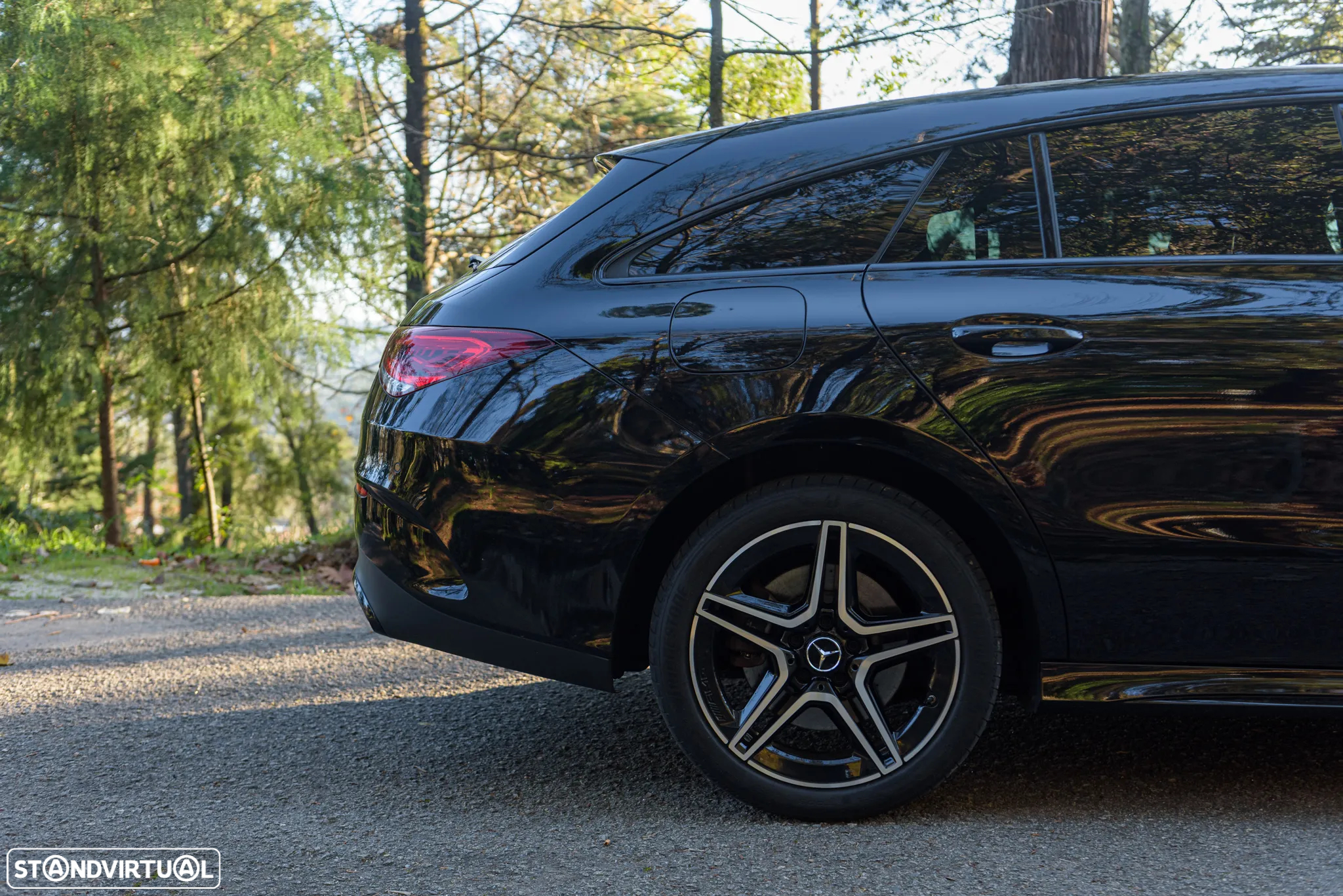 Mercedes-Benz CLA 250 e Shooting Brake AMG Line - 9