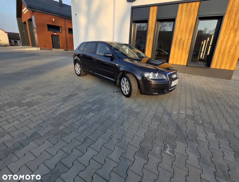 Audi A3 Sportback 1.6 Ambiente - 2