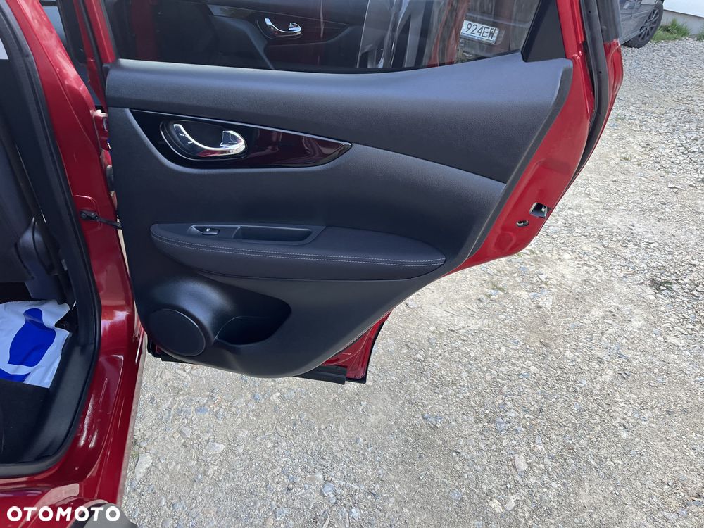 Nissan Qashqai 1.6 DIG-T N-Connecta - 24