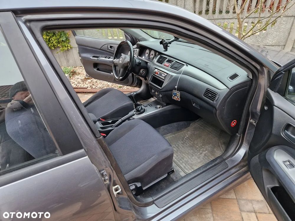 Mitsubishi Lancer 1.6 Invite - 6