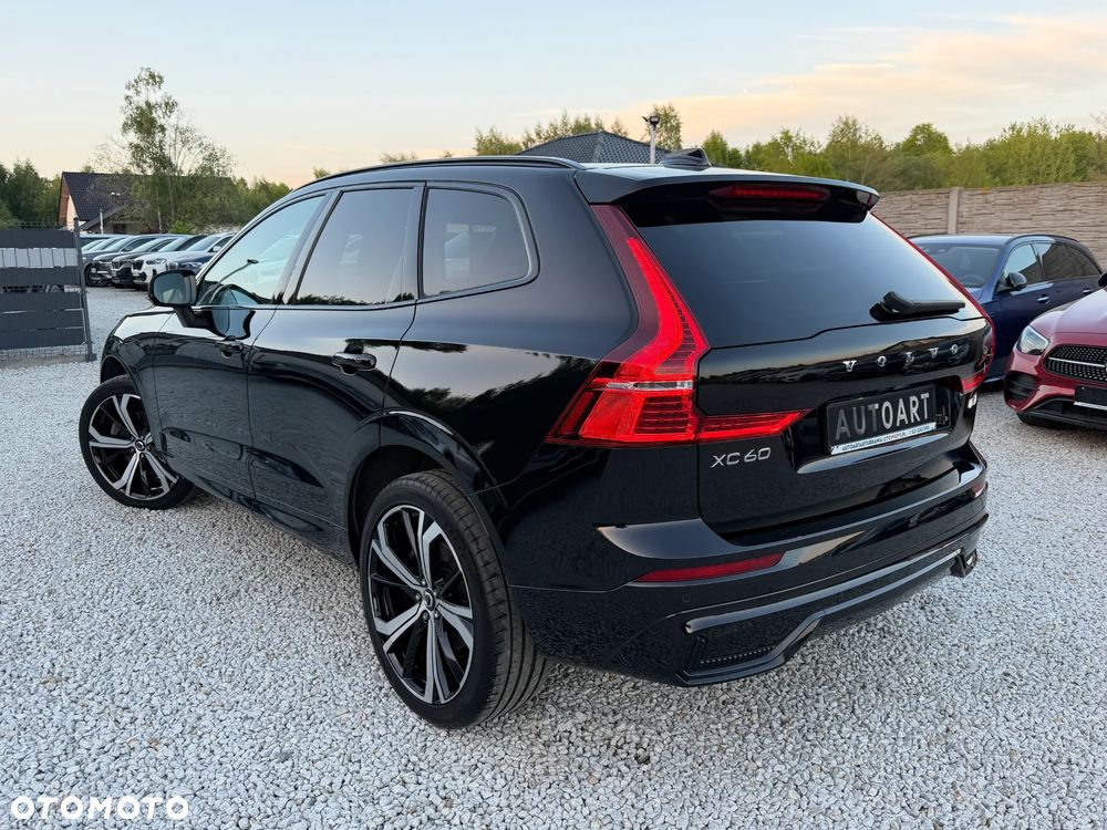 Volvo XC 60 B4 D AWD Ultimate Dark - 11