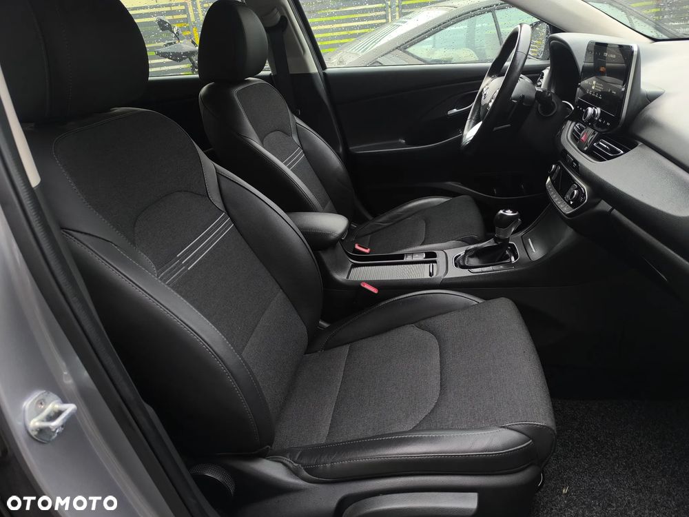 Hyundai i30 1.6 CRDI 48V-Hybrid DCT Prime - 10