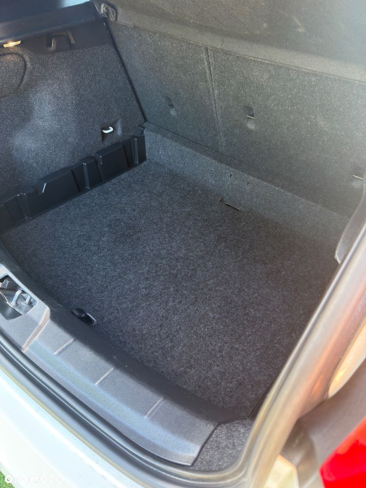 Volvo V40 D2 - 12