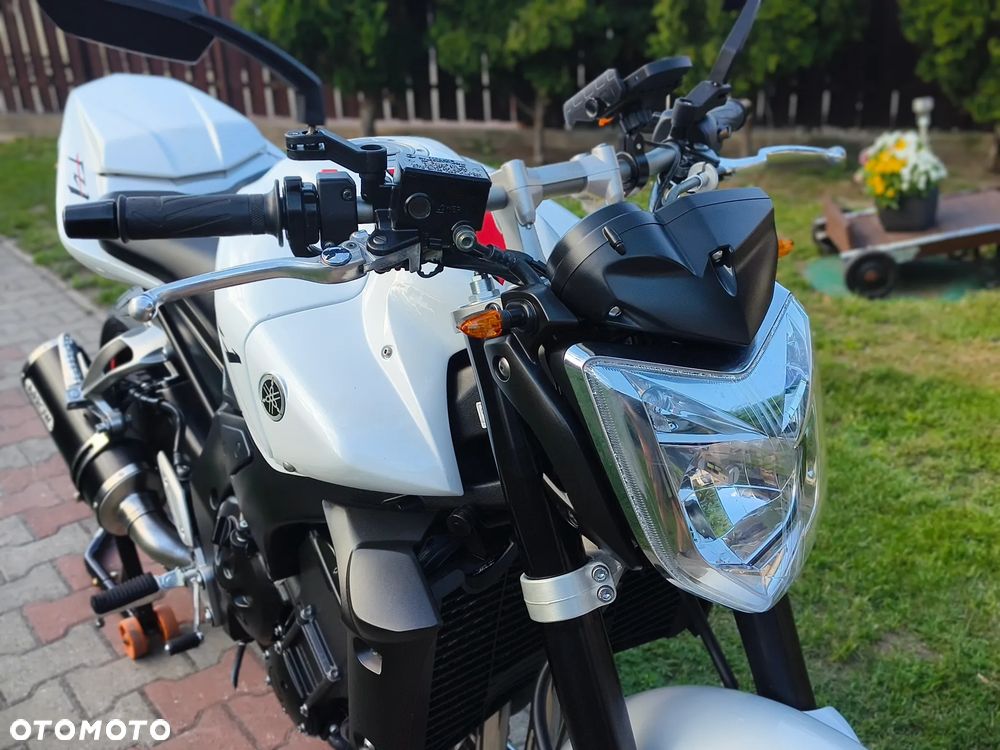 Yamaha FZ - 17