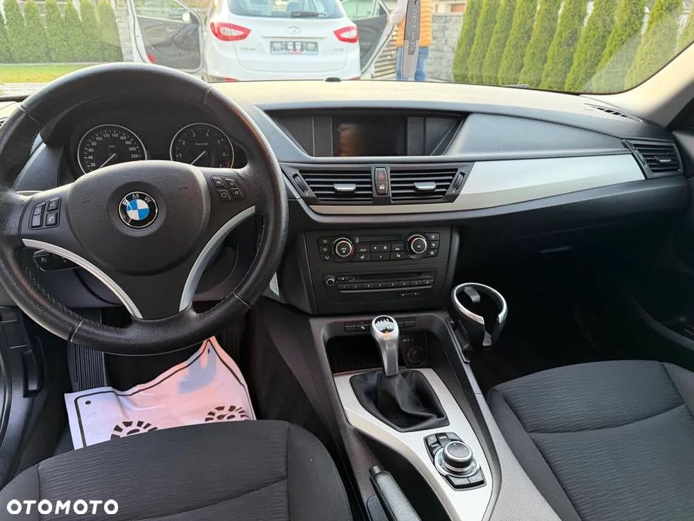 BMW X1 sDrive18i xLine - 8