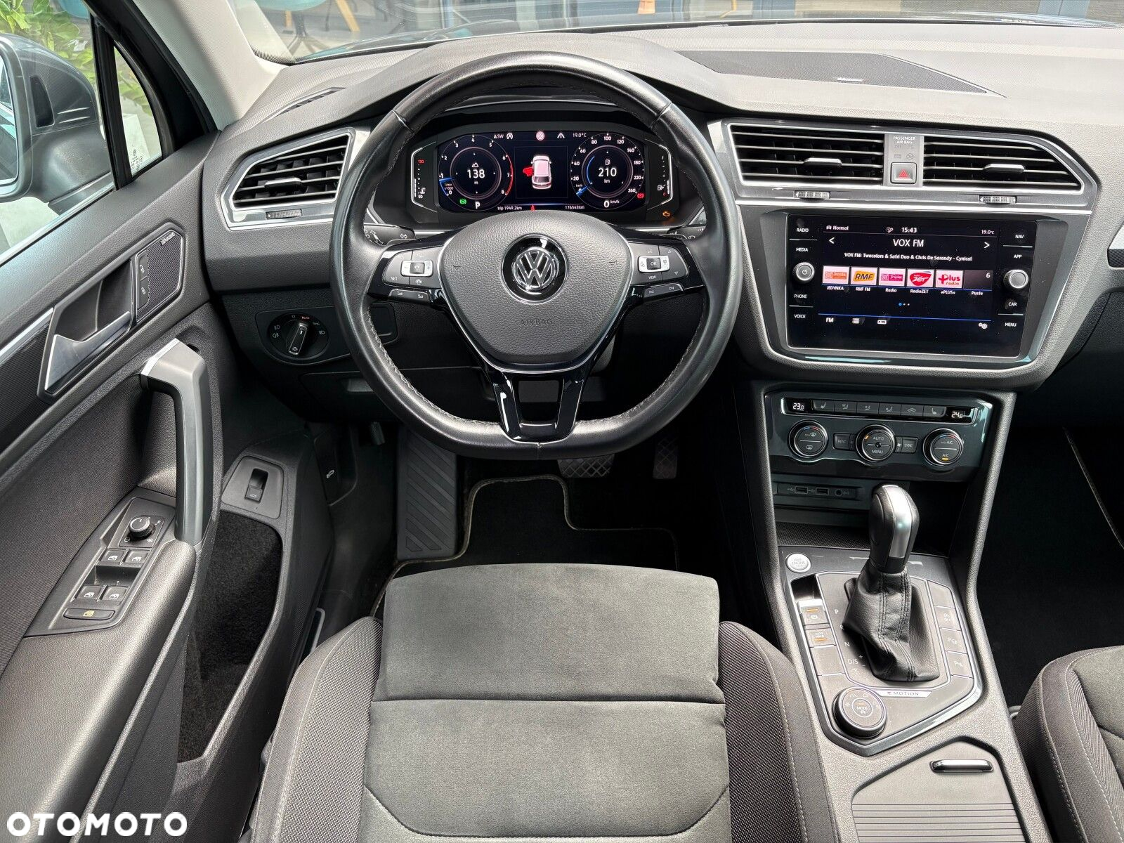 Volkswagen Tiguan - 10