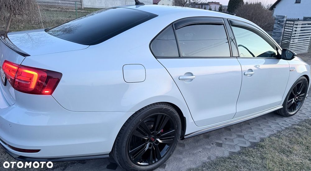 Volkswagen Jetta - 14