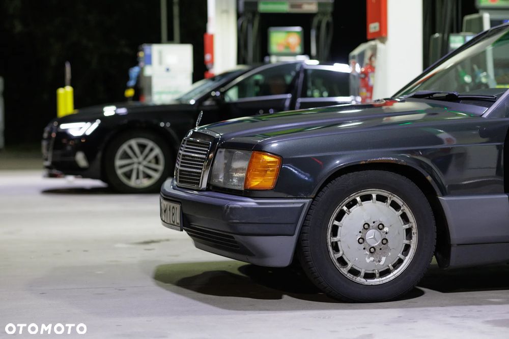 Mercedes-Benz W201 (190) - 6