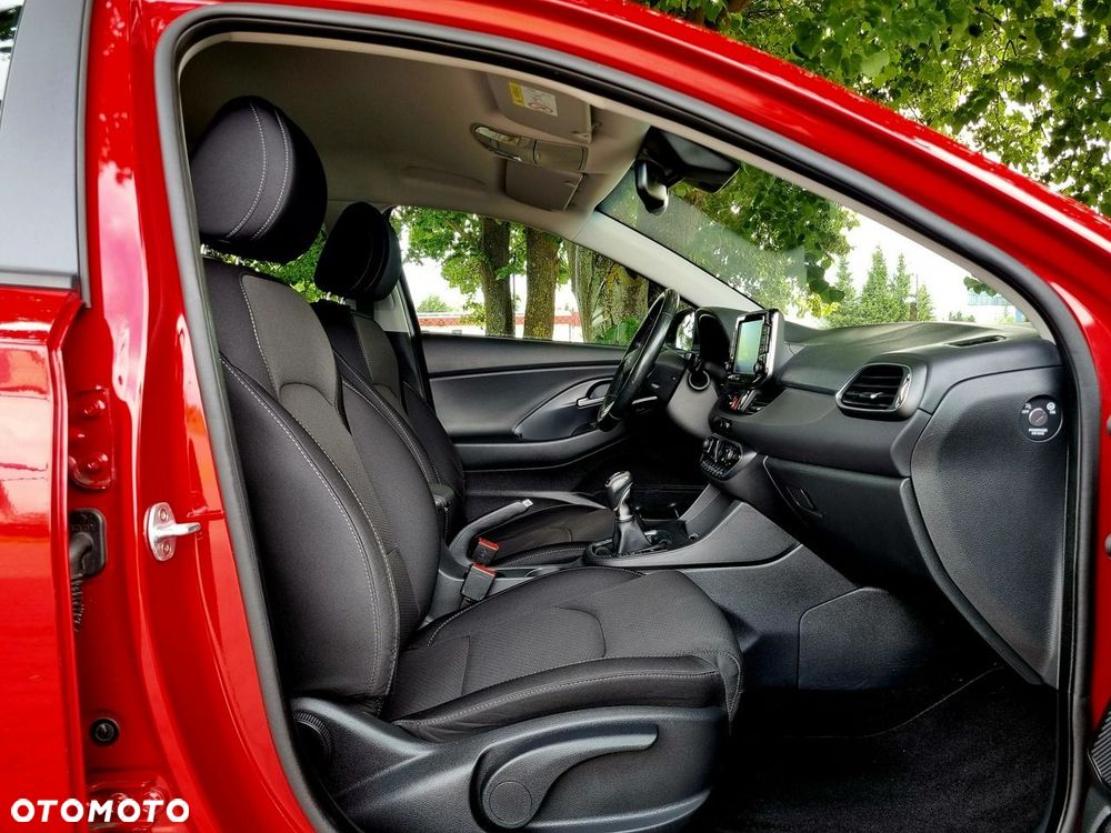 Hyundai i30 1.6 D Premium - 11
