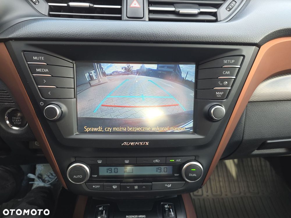 Toyota Avensis - 18