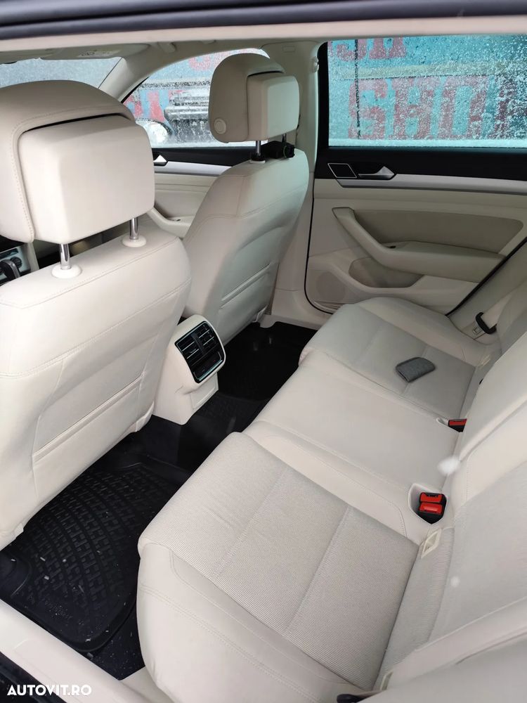 Volkswagen Passat Variant 2.0 TDI DSG Highline - 9