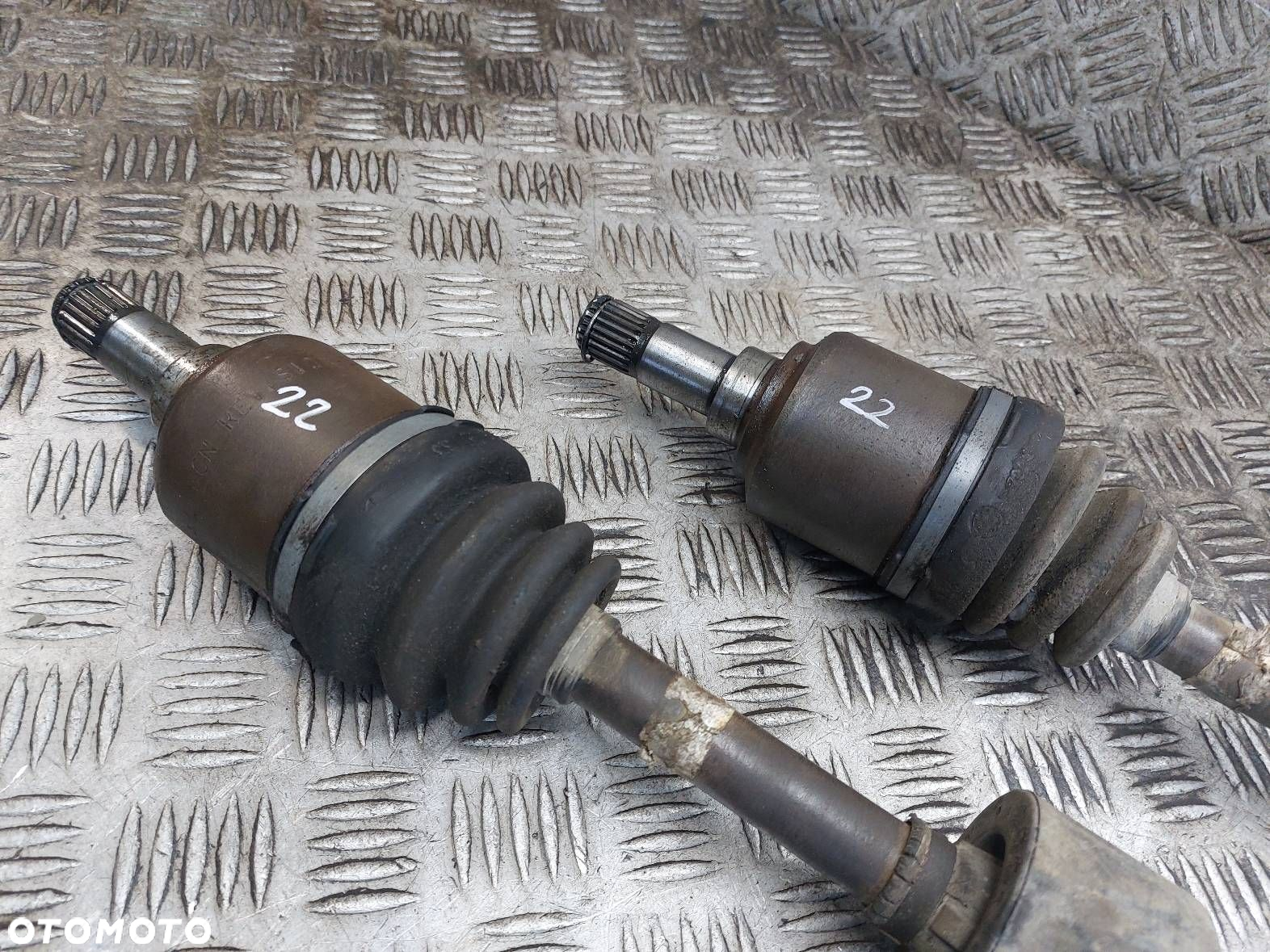 PÓŁOŚ LEWY PRZÓD + PRAWY PRZÓD 5B FIAT PUNTO II 1.2 8V - 5