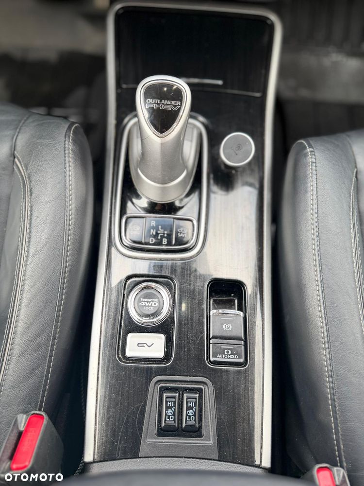 Mitsubishi Outlander 2.0 4WD - 9