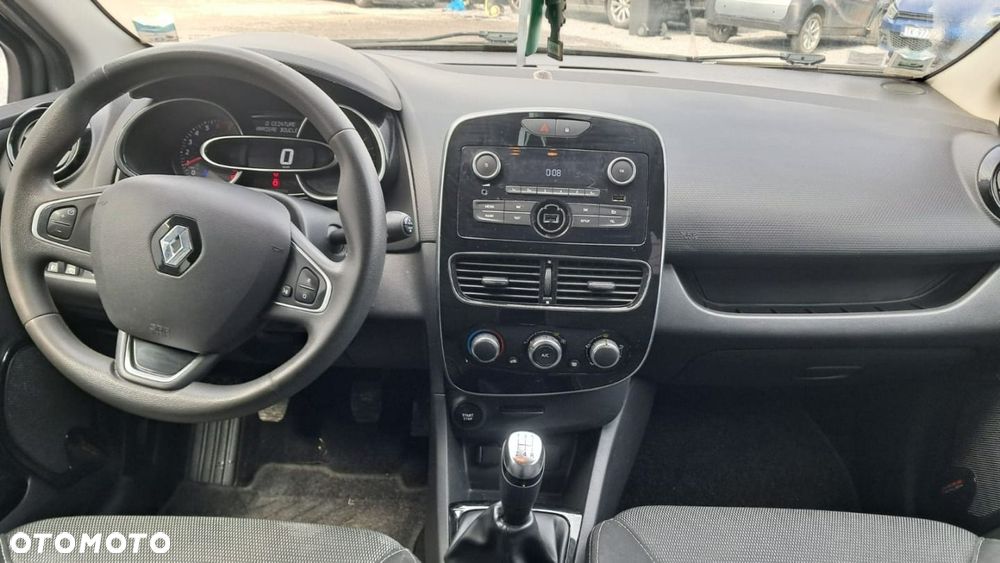 Renault Clio - 11