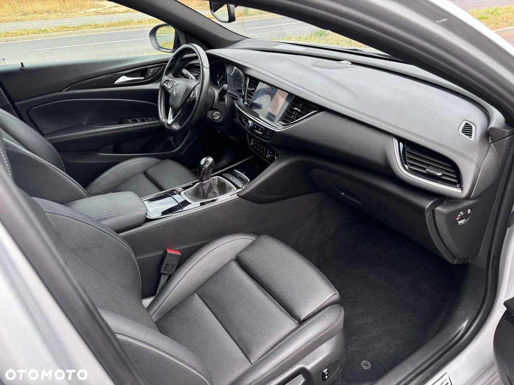 Opel Insignia - 10