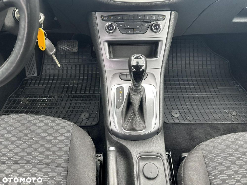 Opel Astra V 1.4 T Edition S&S - 24