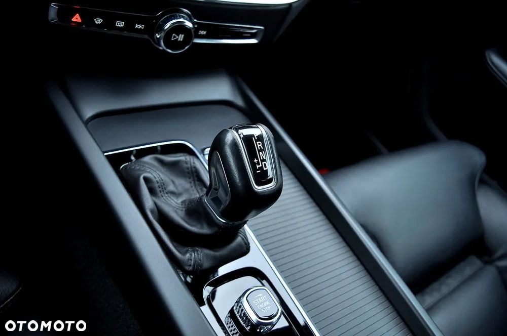 Volvo V60 D3 Momentum Pro - 31