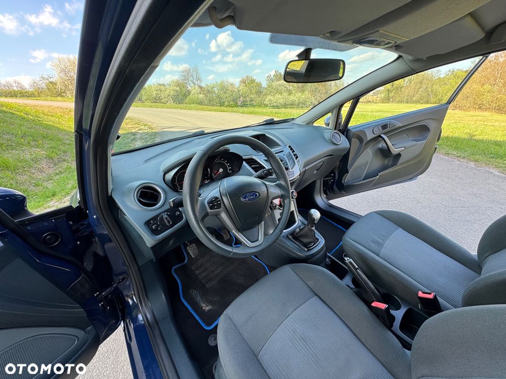 Ford Fiesta - 24