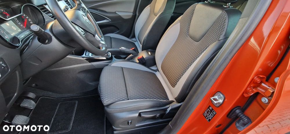 Opel Crossland X 1.2 T Design Line S&S - 14