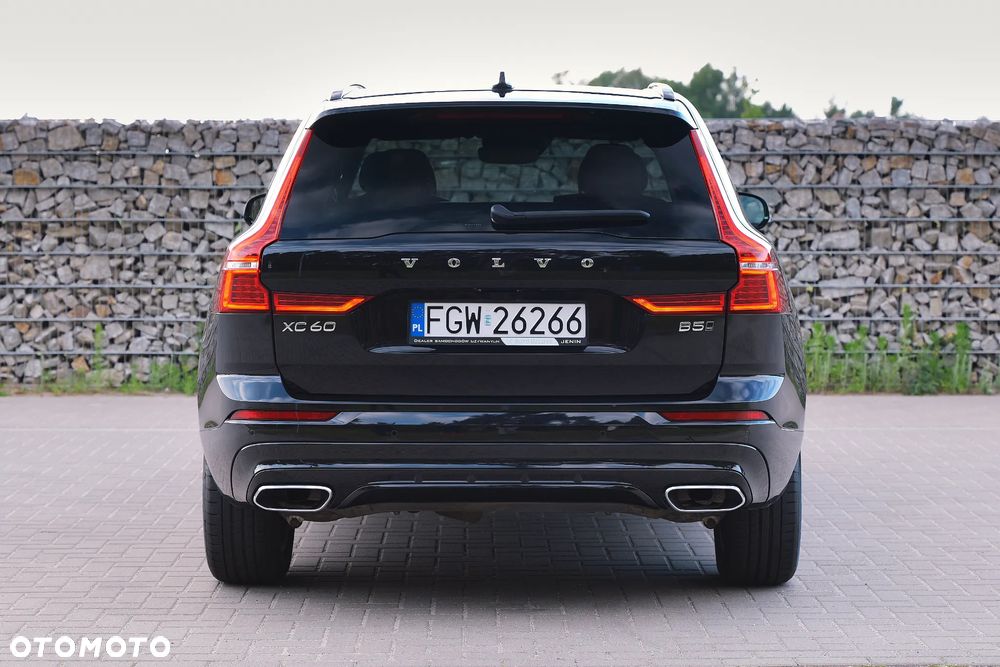 Volvo XC 60 B5 D AWD R-Design - 40