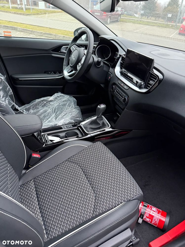 Kia Ceed 1.5 T-GDI Tribute - 10