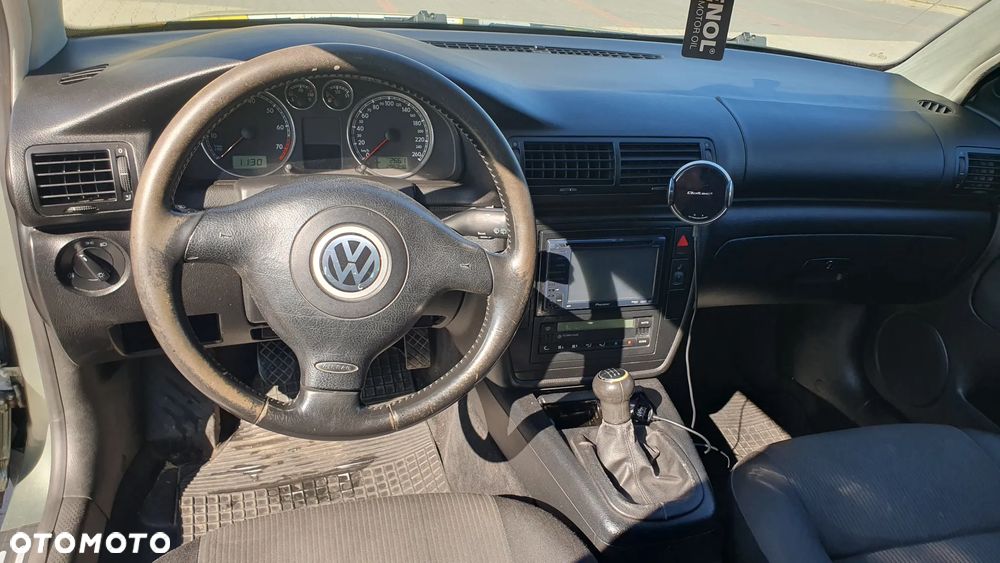 Volkswagen Passat 1.6 Comfortline - 13