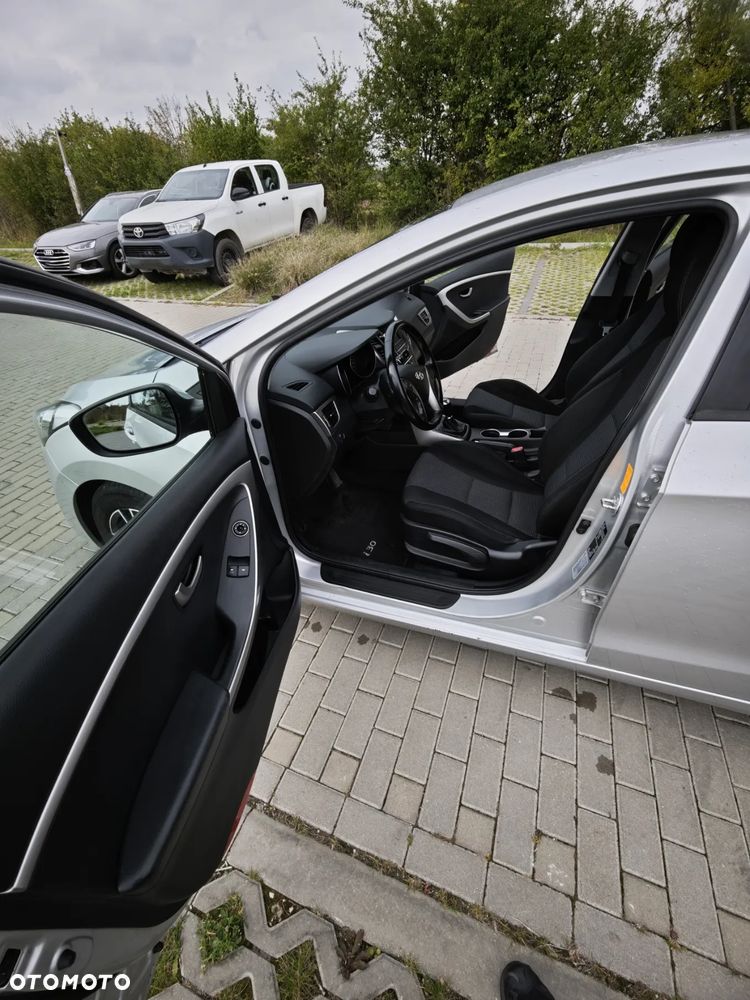 Hyundai i30 1.6 CRDi Comfort - 11