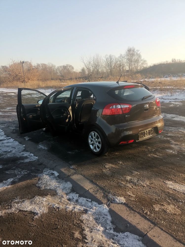 Kia Rio - 3