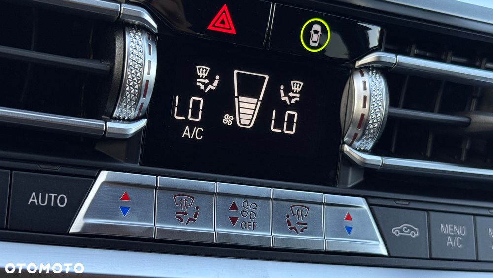 BMW Seria 3 330e M Sport - 23
