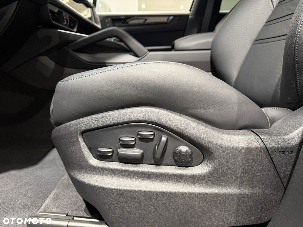 Porsche Cayenne Black Edition - 29