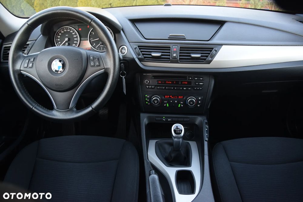 BMW X1 sDrive18i - 21